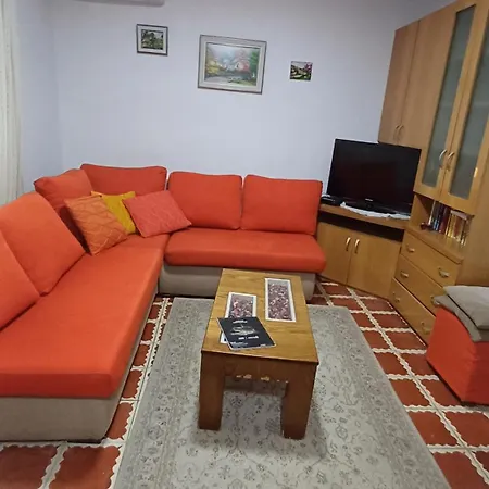 בית נופש Traditional House טיראנה