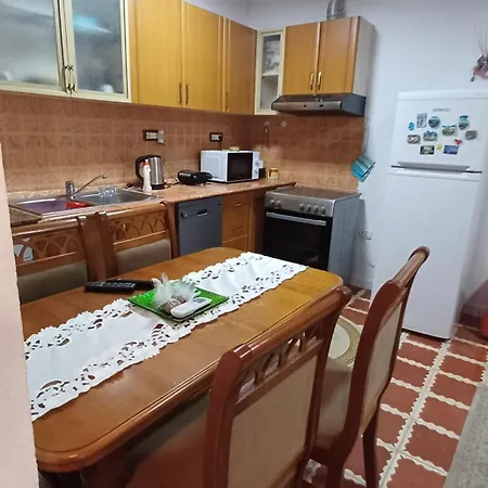 בית נופש Traditional House טיראנה