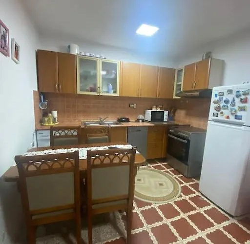 בית נופש Traditional House טיראנה